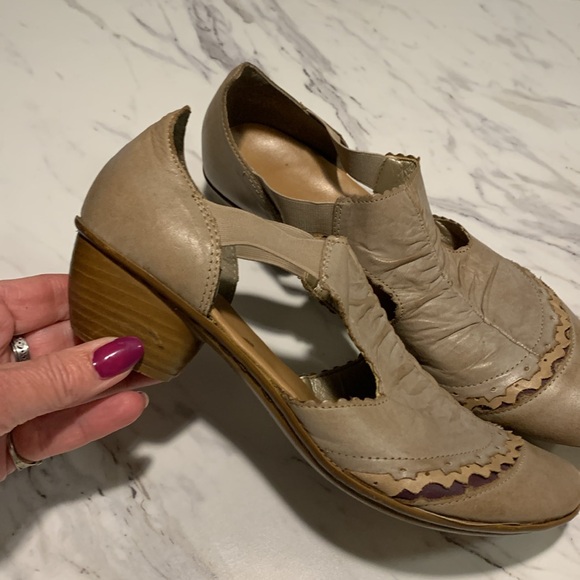 RIEKER Antistress Taupe Distressed Leather Ruched Bootie - Picture 2 of 12